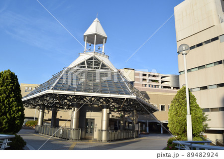 大阪府 豊中駅東口の街並み 89482924