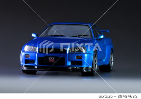 日産 スカイライン GT-R Vスペック（R34）ベイサイドブルー　プラモデル　1/24スケール 89484635