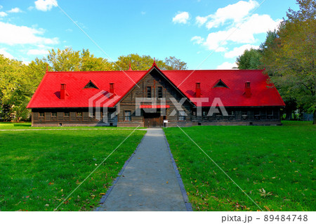 北海道・北海道大学・札幌農学校第2農場・ひときわ目立つ牧牛舎・札幌市 89484748