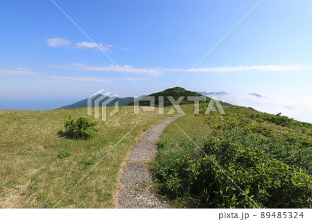 新潟　佐渡　ドンデン山から見る風景 89485324