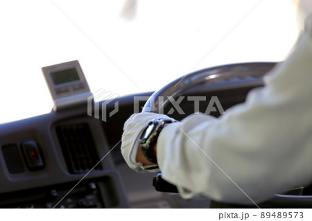 マイクロバス運転席 イメージ マイクロバス運転席 イメージ 89489573