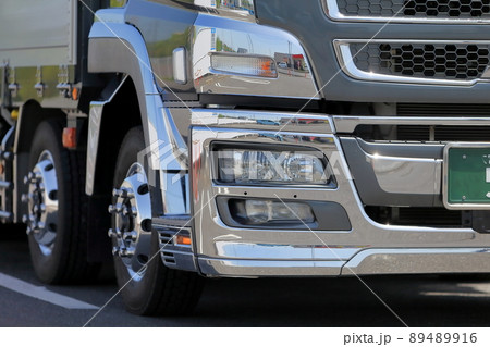 トラックのヘッドライト 89489916