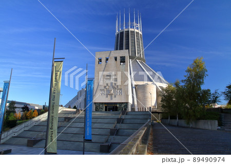 イギリスUKリヴァプール　マウントプレザントのテントのようなモダン建築、メトロポリタン大聖堂 89490974