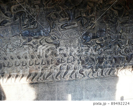 アンコールワット遺跡　壁画 スーリヤヴァルマン2世軍行軍 89492224
