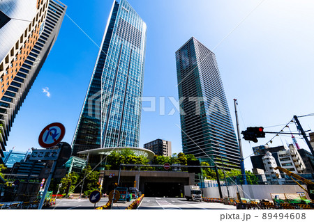 変わり続ける東京 虎ノ門2丁目交差点 トンネルと高層ビル 2022.04 高彩度コントラスト 変わり続ける東京 虎ノ門2丁目交差点 トンネルと高層ビル 2022.04 高彩度コントラスト 89494608