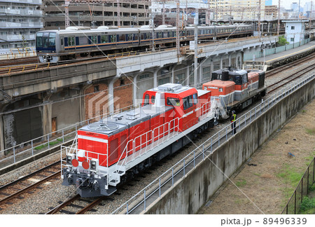 兵庫駅に到着する新車のDD200 兵庫駅に到着する新車のDD200 89496339