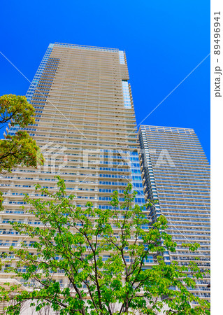 東京　中央区晴海の都市風景　晴海埠頭のタワーマンション 89496941