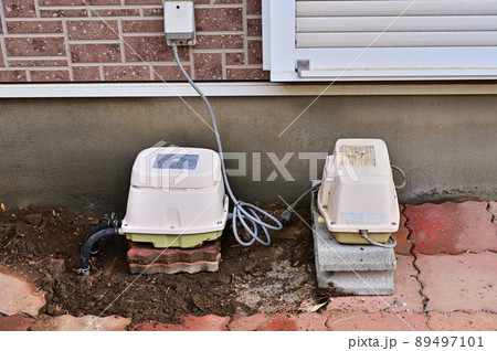 浄化槽のエアーポンプ交換工事　 89497101