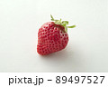 苺のスタジオ撮影画像白バック 89497527