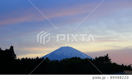 富士山夕景・東名足柄SA【静岡県御殿場市】 富士山夕景・東名足柄SA【静岡県御殿場市】 89498220