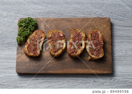 コンビーフのブルスケッタ 89499598