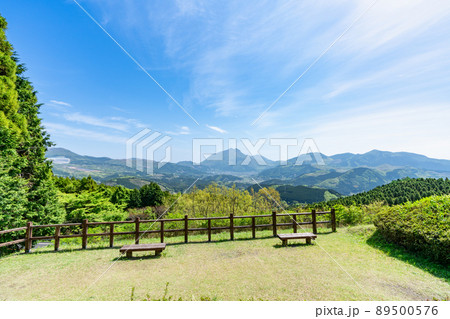 《大分県》蛇越展望台と展望台からの風景　由布市 89500576