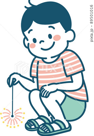 花火をする子どものイラスト　手持ち花火　男の子 89501016
