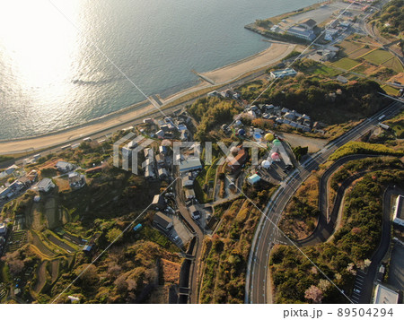 淡路島の淡路SA付近の空撮 89504294