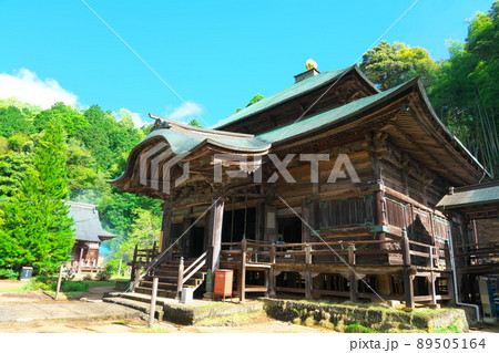 【西国三十三所】第二十九番 松尾寺の本堂と新緑と初夏の青空1 京都府舞鶴市 【西国三十三所】第二十九番 松尾寺の本堂と新緑と初夏の青空1 京都府舞鶴市 89505164