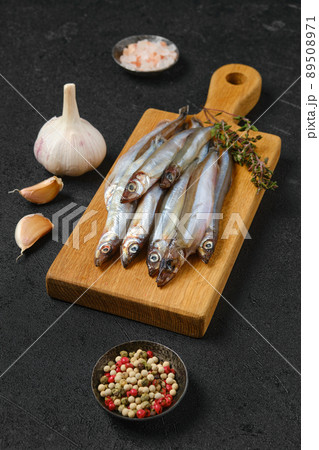 Fresh raw frozen capelin 89508971