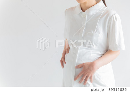 働く妊婦　臨月　張り　腹痛　 89515826