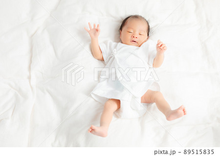 元気な赤ちゃん　新生児　生後17日 89515835