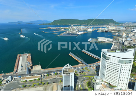 【香川県】晴天下の高松港と屋島 【香川県】晴天下の高松港と屋島 89518654