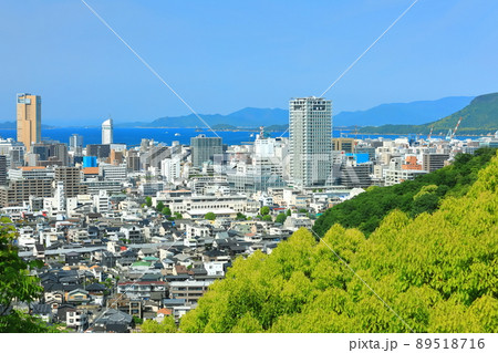 【香川県】晴天下の高松都市風景 89518716