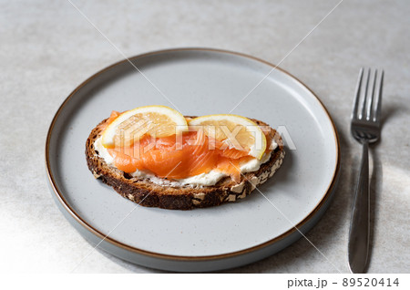 Toast with salmon 89520414