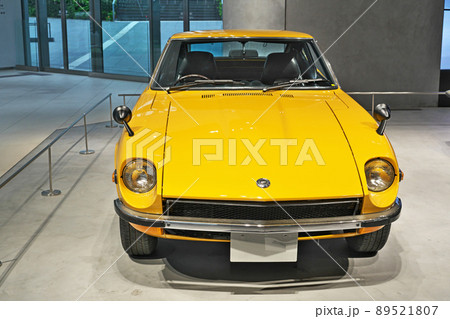 黄色いフェアレディZ 89521807