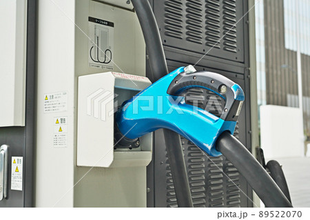 電気自動車用の充電コネクタ 89522070