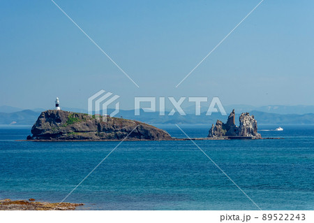 【青森県下北半島脇野沢鯛島】下北ジオパーク内にある鯛に似た無人島は鯛島と呼ばれている 【青森県下北半島脇野沢鯛島】下北ジオパーク内にある鯛に似た無人島は鯛島と呼ばれている 89522243