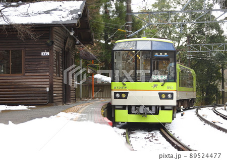 京都　叡山電鉄　雪と電車 89524477