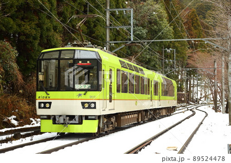 京都　叡山電鉄　雪と電車 89524478