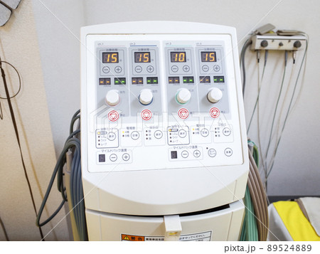 鍼灸院の低周波治療器のイメージ 鍼灸院の低周波治療器のイメージ 89524889