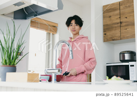 男性　ライフスタイル　料理 89525641