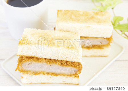 かつサンド（ひれかつサンド）とホットコーヒー 89527840
