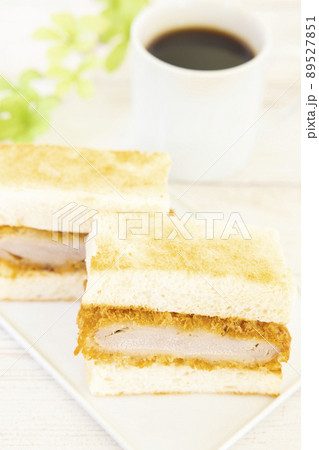 かつサンド(ひれかつサンド)とホットコーヒー かつサンド(ひれかつサンド)とホットコーヒー 89527851