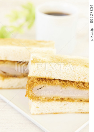 カツサンド（ひれかつサンド）とホットコーヒー 89527854