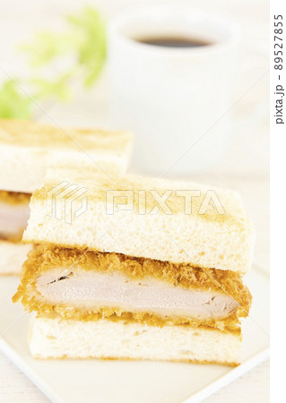 かつサンド（ひれかつサンド）とホットコーヒー 89527855