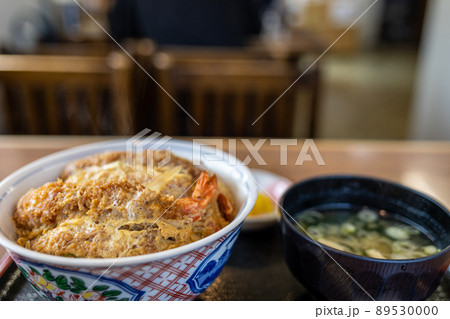 エビとカツのアベック丼(青森県) エビとカツのアベック丼(青森県) 89530000