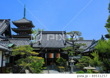 【香川県】新緑の志度寺五重塔と圓通寺(第八十六番札所) 【香川県】新緑の志度寺五重塔と圓通寺(第八十六番札所) 89531257