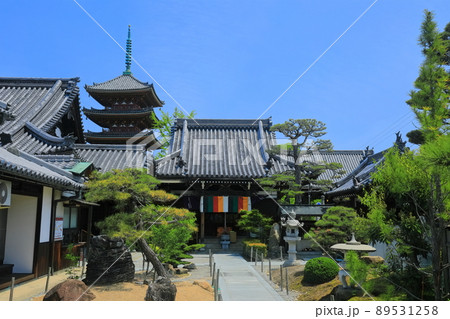 【香川県】新緑の志度寺五重塔と圓通寺(第八十六番札所) 【香川県】新緑の志度寺五重塔と圓通寺(第八十六番札所) 89531258
