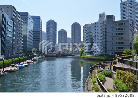 亀島川と南高橋とタワーマンションの景観　東京都中央区にて 89532088