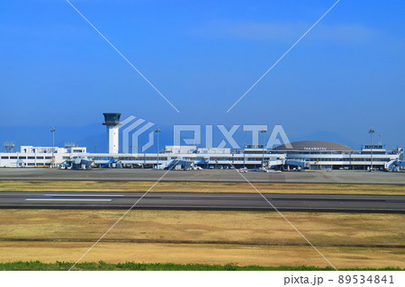 【香川県】晴天下の高松空港 89534841
