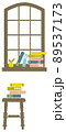 レトロな窓辺に本と植物と椅子｜窓ガラスは透過 89537173