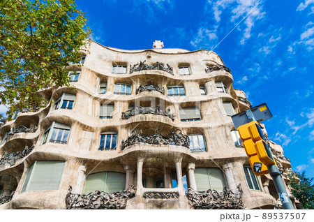 スペイン　世界遺産　カサ・ミラ 89537507