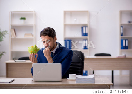 Young male employee in retirement concept 89537645