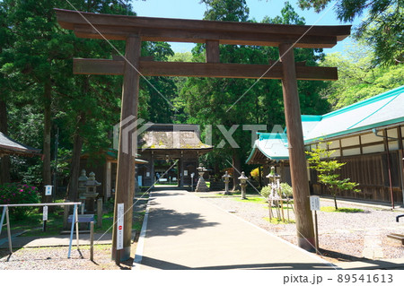 【若狭国一宮】若狭姫神社の鳥居と参道の初夏の風景1　福井県小浜市 89541613