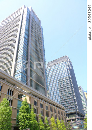 丸の内ビルディングと新丸ビル　オフィスビル　東京都千代田区丸の内　三菱地所 89543046