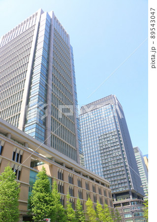 丸の内ビルディングと新丸ビル　オフィスビル　東京都千代田区丸の内　三菱地所 89543047