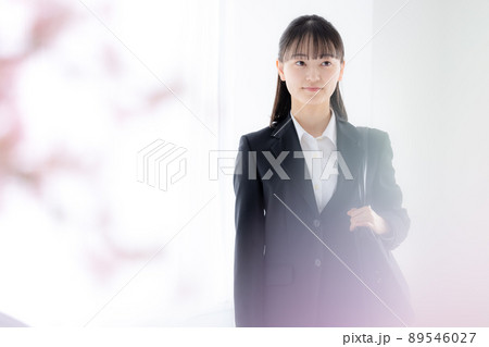 就活　女性のポートレート 89546027