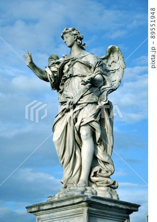 Marble statue of angel, Italy Marble statue of angel, Italy 89551948