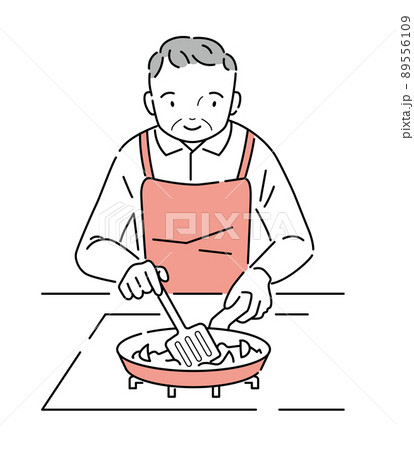 コンロのフライパンで食材を炒める年輩男性 89556109
